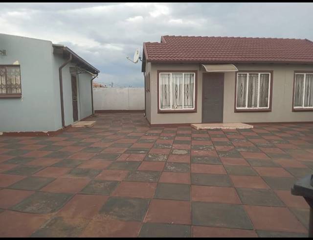 3 BEDROOM PROPERTY TO RENT IN PROTEA GLEN EXT